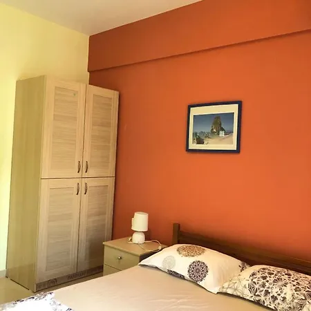 Veizi's Studio Appartamento *