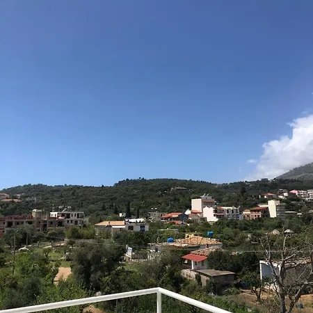 Veizi's Studio Appartamento Himare