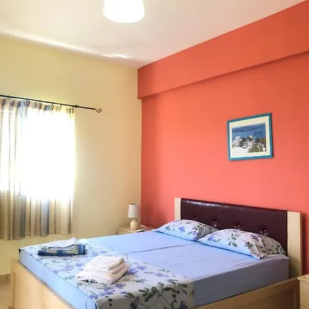 Veizi's Studio Appartamento *