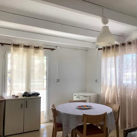 Veizi's Studio Appartamento